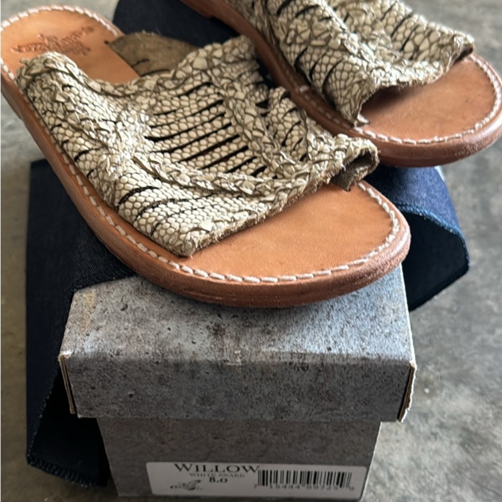 FREEBIRD BLAZE boots size 8, still have dudtbags/boot insert but missing box - Picture 6 of 8